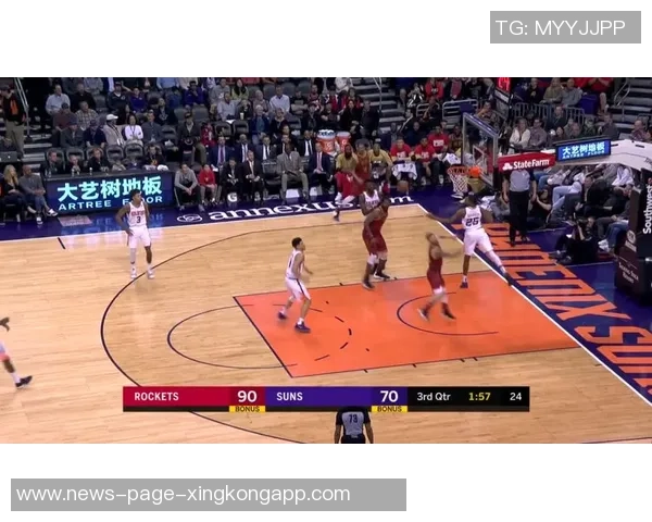 布克全场表现平平14投仅5中收获17分3篮板8助攻正负值高达16